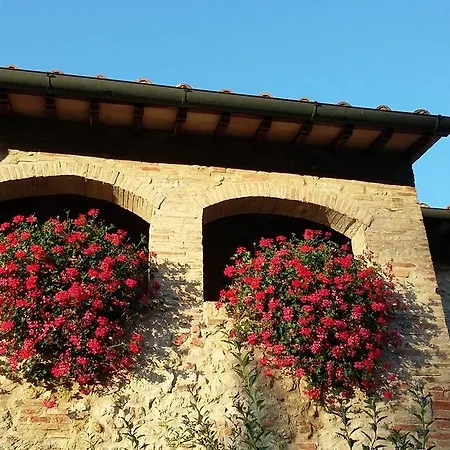 Alloggio per agriturismo Frateria Di San Benedetto *