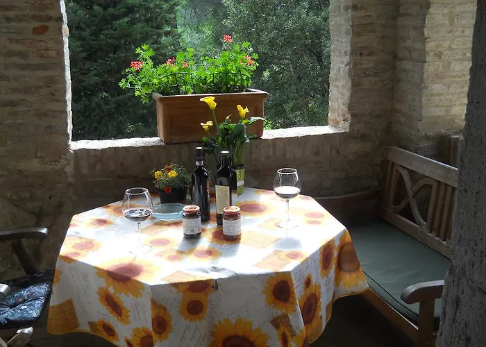 Alloggio per agriturismo Frateria Di San Benedetto *